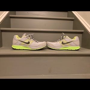 Nike Men’s Pegasus 28 Shoes size 11